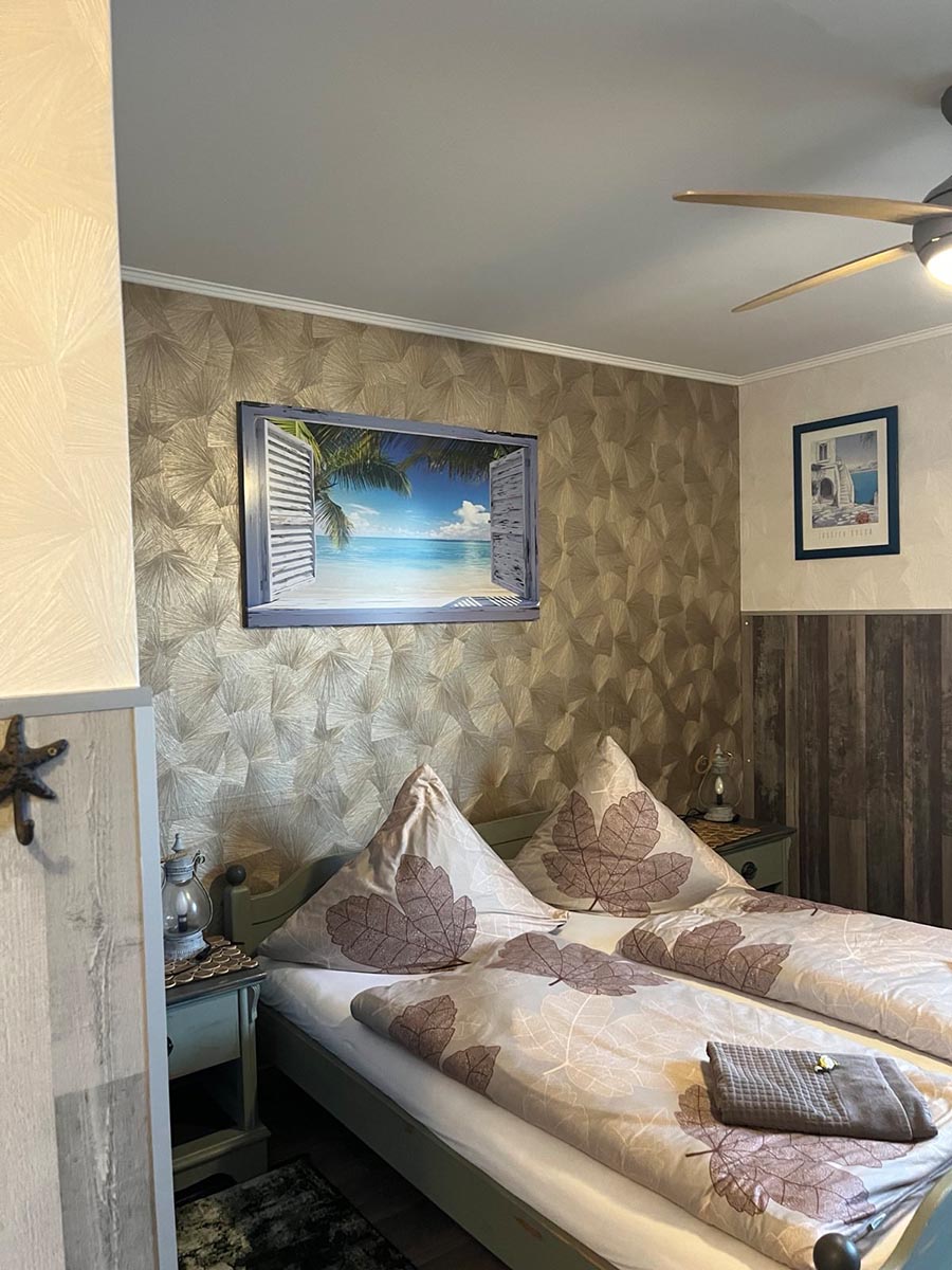 Bett Gold